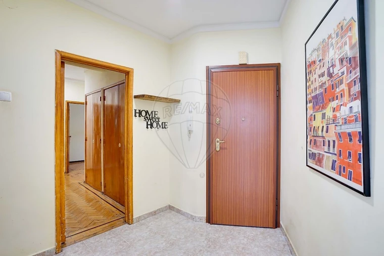 Apartamento T4 para Venda em Venteira Foto 22
