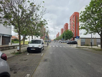 Apartamento T2 para Arrendamento em Santa Clara