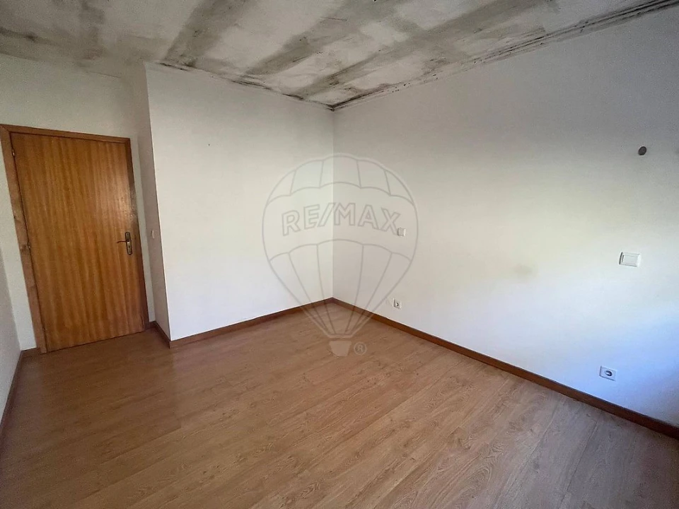 Apartamento T1 para Venda em O. Azeméis, Riba-Ul, Ul, Macinhata Seixa, Madail Foto 3