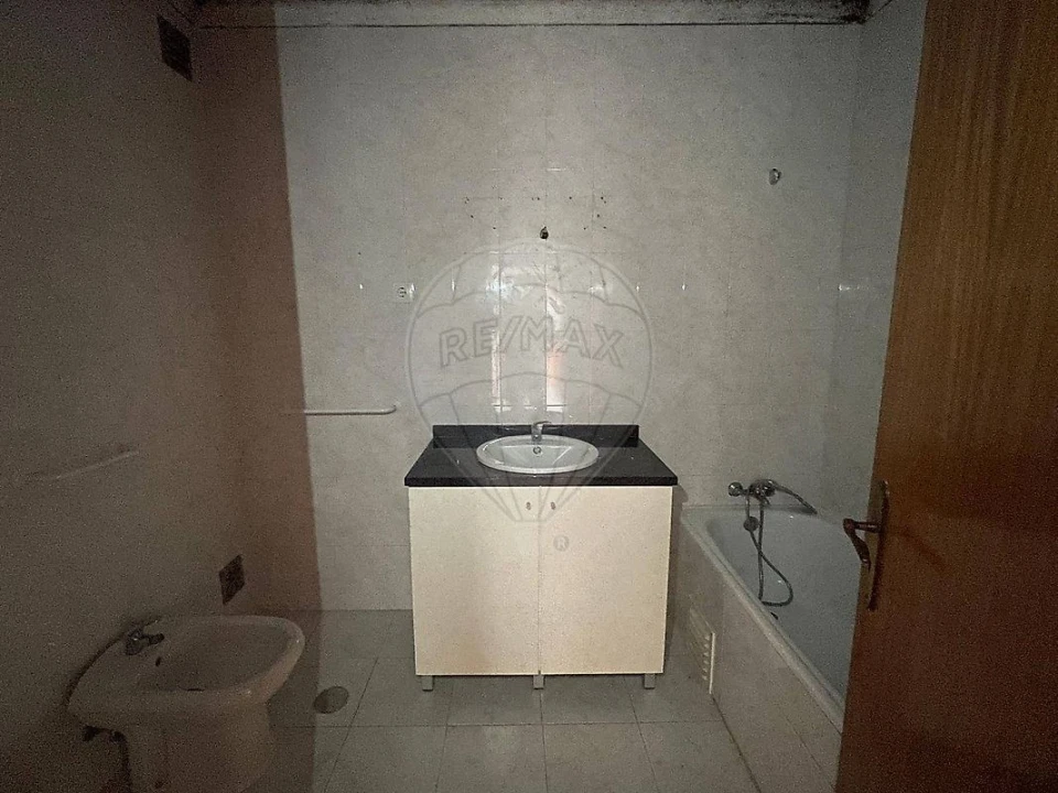 Apartamento T1 para Venda em O. Azeméis, Riba-Ul, Ul, Macinhata Seixa, Madail Foto 5