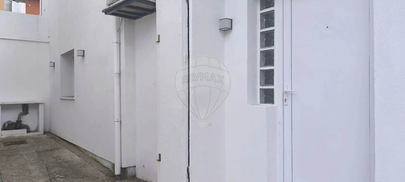 Armazém para Arrendamento em Santo Antonio dos Olivais Foto 2
