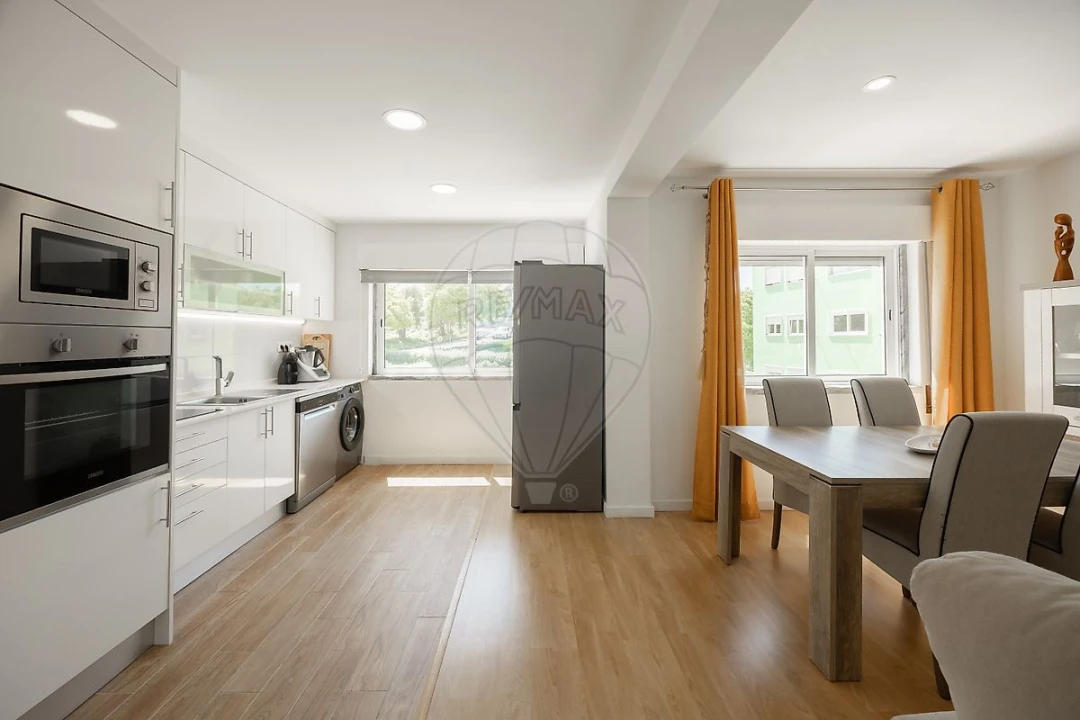 Apartamento T2 para Venda em Porto Salvo Foto 18