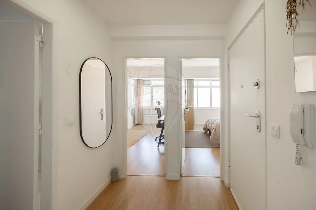 Apartamento T2 para Venda em Porto Salvo Foto 11