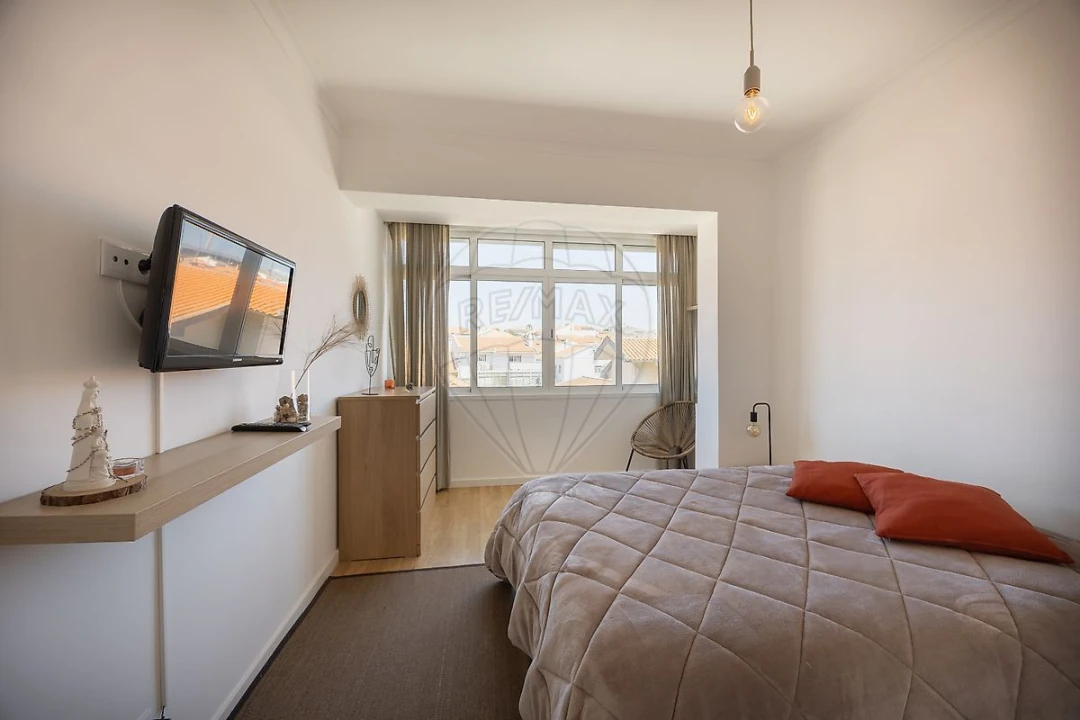 Apartamento T2 para Venda em Porto Salvo Foto 1