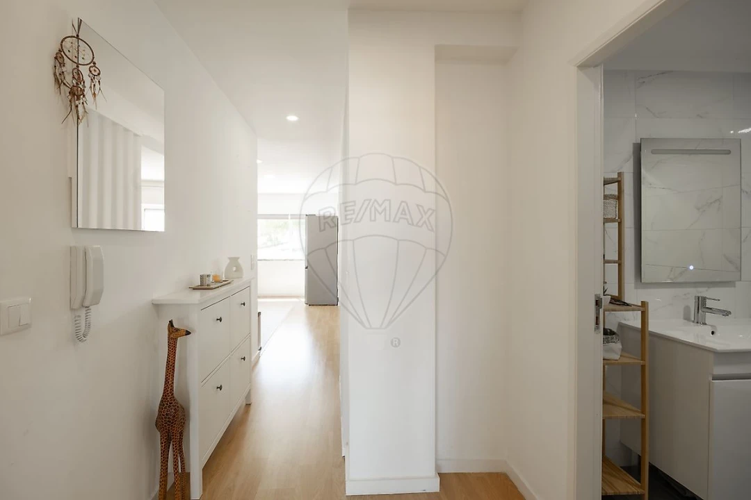 Apartamento T2 para Venda em Porto Salvo Foto 14