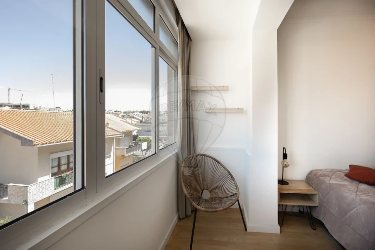 Apartamento T2 para Venda em Porto Salvo Foto 4