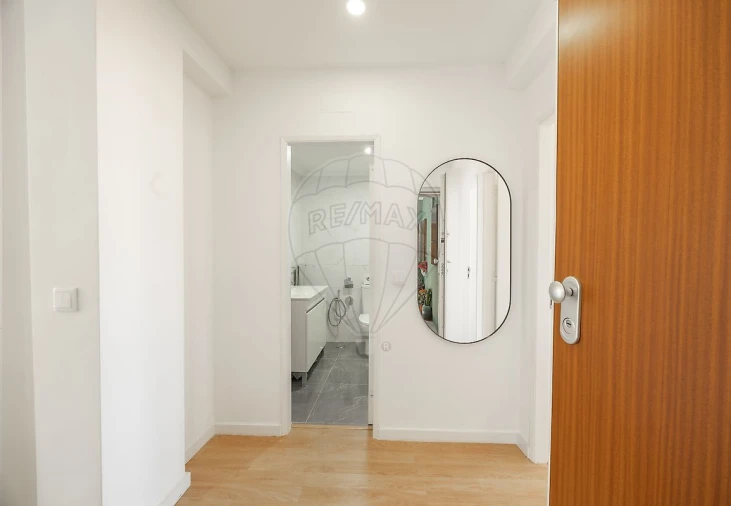 Apartamento T2 para Venda em Porto Salvo Foto 15