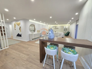 Apartamento T3 para Venda em Alverca do Ribatejo e Sobralinho