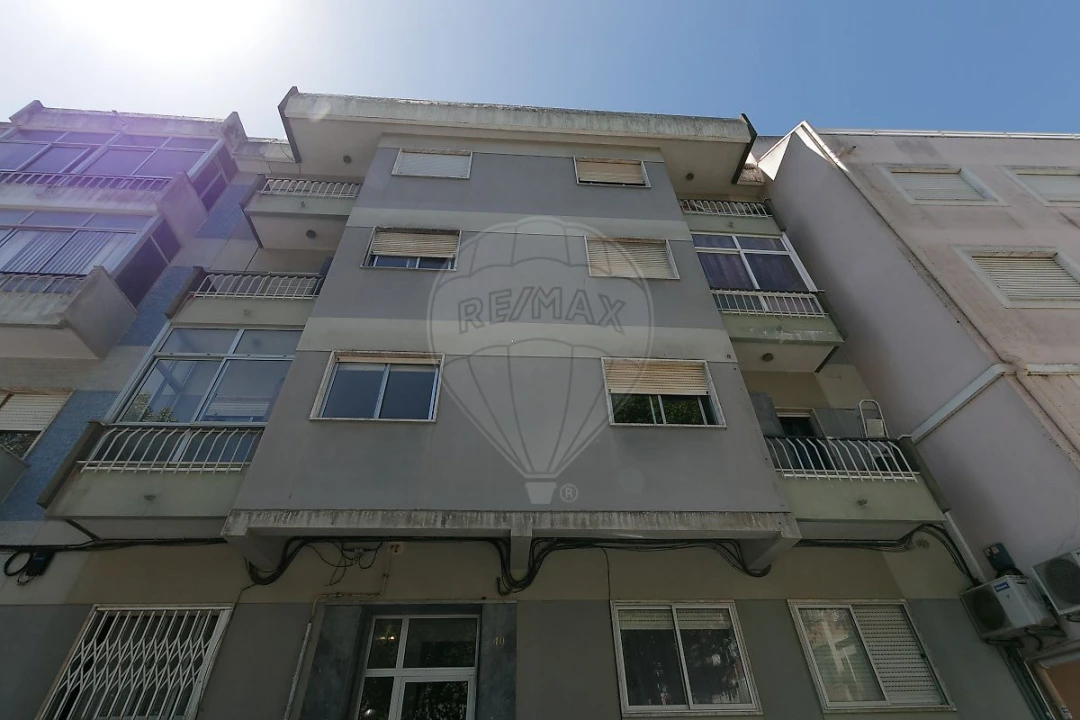 Apartamento T2 para Venda em Cacém e São Marcos Foto 12