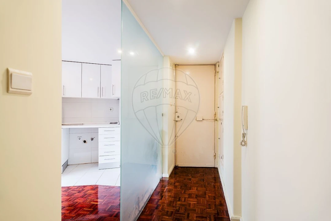 Apartamento T2 para Arrendamento em Arroios Foto 10