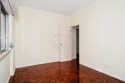 Apartamento T2 para Arrendamento em Arroios