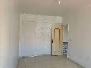 Apartamento T2 para Venda em Agualva e Mira-Sintra