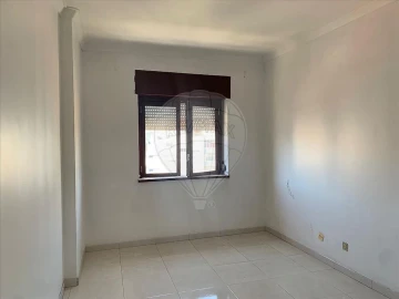 Apartamento T2 para Venda em Agualva e Mira-Sintra