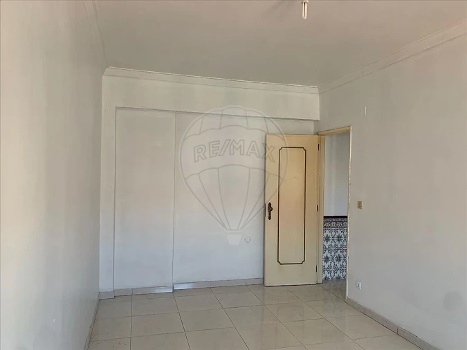 Apartamento T2 para Venda em Agualva e Mira-Sintra Foto 4