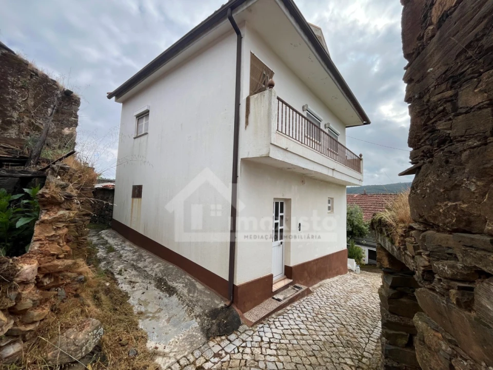 Moradia T3 para Venda em Aguda Foto 14