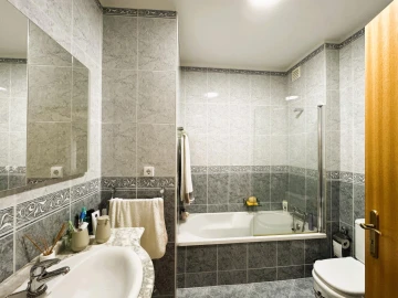Apartamento T4 para Venda em Póvoa de Varzim, Beiriz e Argivai