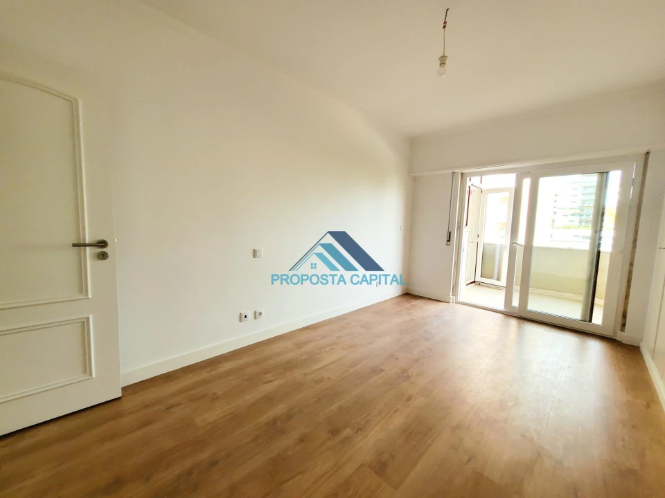 Apartamento T3 para Venda em São Domingos de Benfica Foto 24