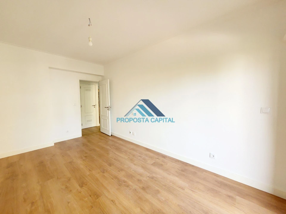 Apartamento T3 para Venda em São Domingos de Benfica Foto 27