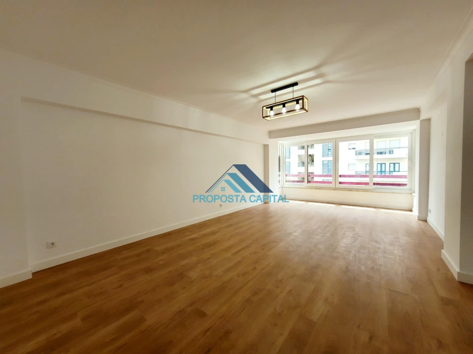 Apartamento T3 para Venda em São Domingos de Benfica Foto 5