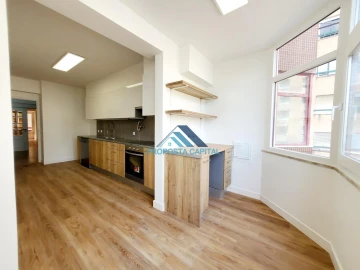 Apartamento T3 para Venda em São Domingos de Benfica