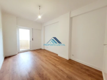 Apartamento T3 para Venda em São Domingos de Benfica