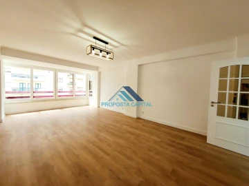 Apartamento T3 para Venda em São Domingos de Benfica