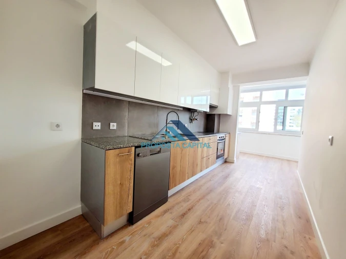 Apartamento T3 para Venda em São Domingos de Benfica Foto 12