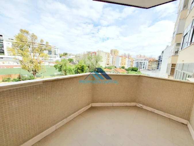 Apartamento T3 para Venda em São Domingos de Benfica Foto 18
