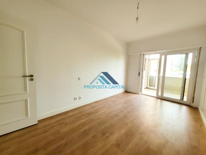 Apartamento T3 para Venda em São Domingos de Benfica Foto 24