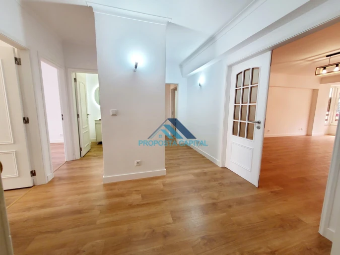 Apartamento T3 para Venda em São Domingos de Benfica Foto 3