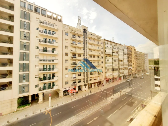 Apartamento T3 para Venda em São Domingos de Benfica Foto 6