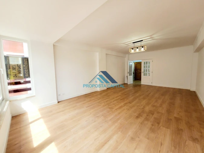 Apartamento T3 para Venda em São Domingos de Benfica Foto 9