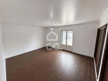 Moradia T2 para Venda em Rabo de Peixe
