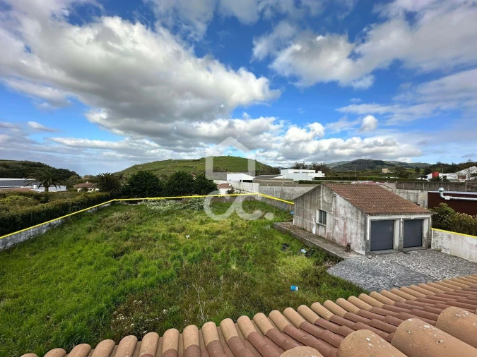Moradia T2 para Venda em Rabo de Peixe Foto 27