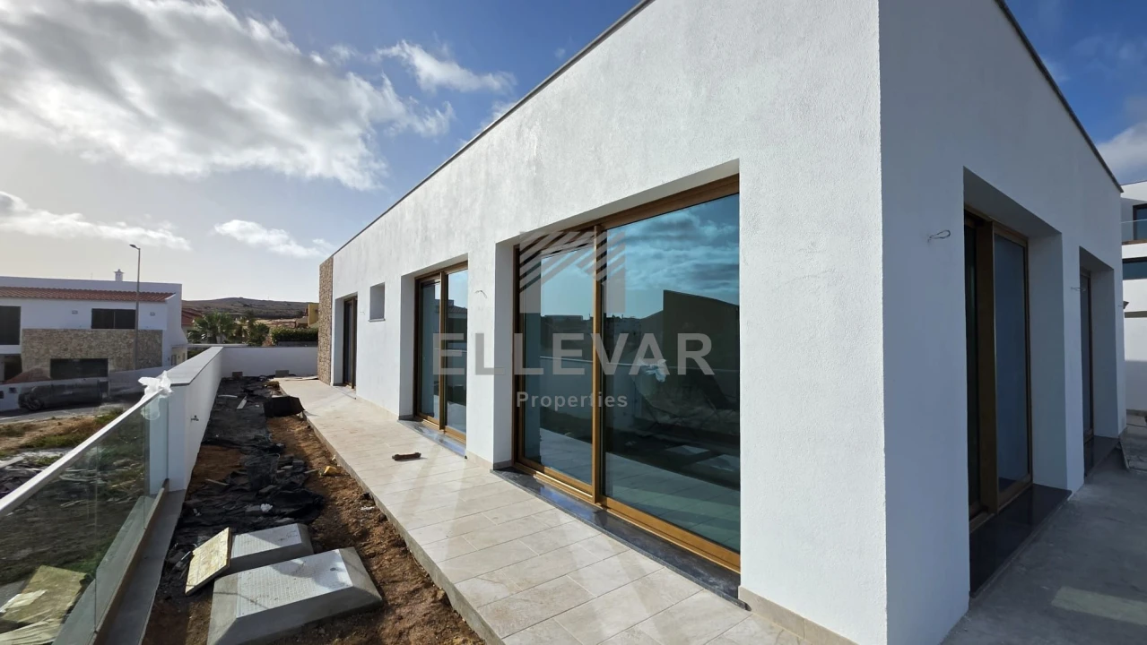 Moradia T2 para Venda em Porto Santo Foto 13
