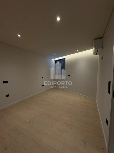 Apartamento T2 para Venda em Gondomar (São Cosme), Valbom e Jovim