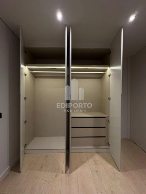 Apartamento T4 para Venda em Gondomar (São Cosme), Valbom e Jovim