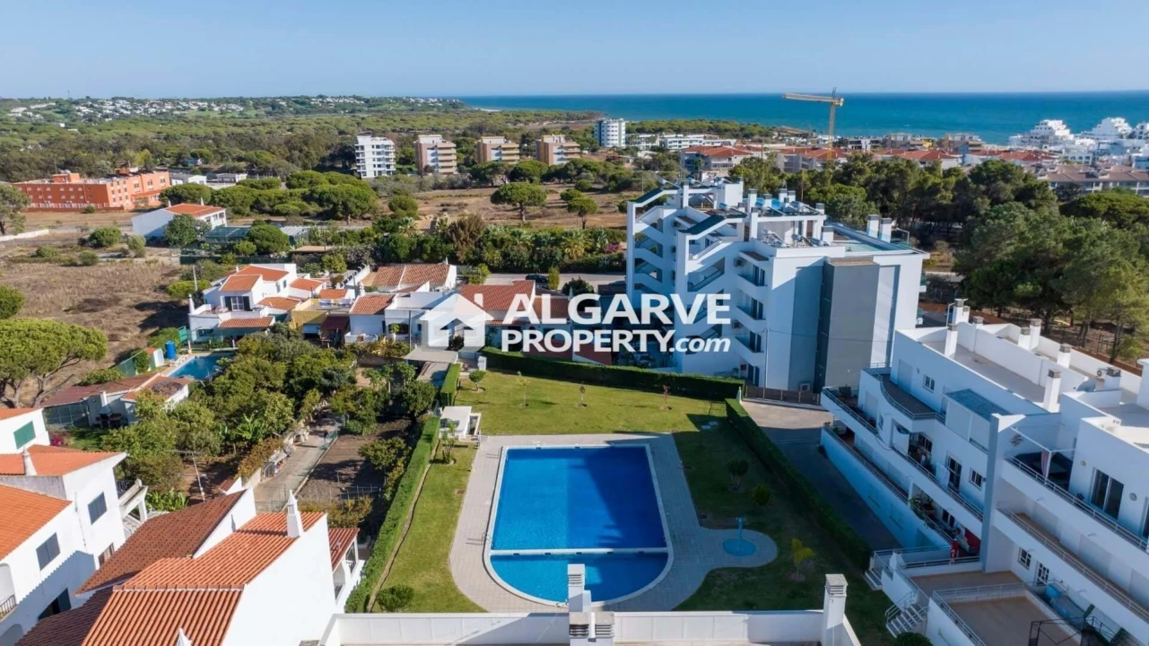 Apartamento T3 para Venda em Quarteira Foto 23
