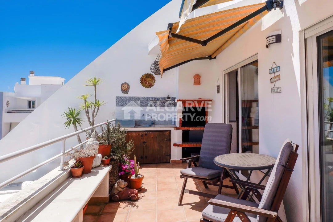 Apartamento T3 para Venda em Quarteira Foto 8