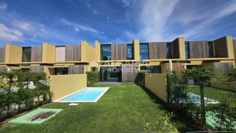 Moradia T2 para Venda em Quarteira