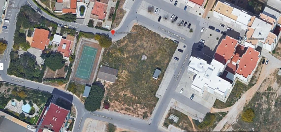 Terreno para Venda em Quarteira