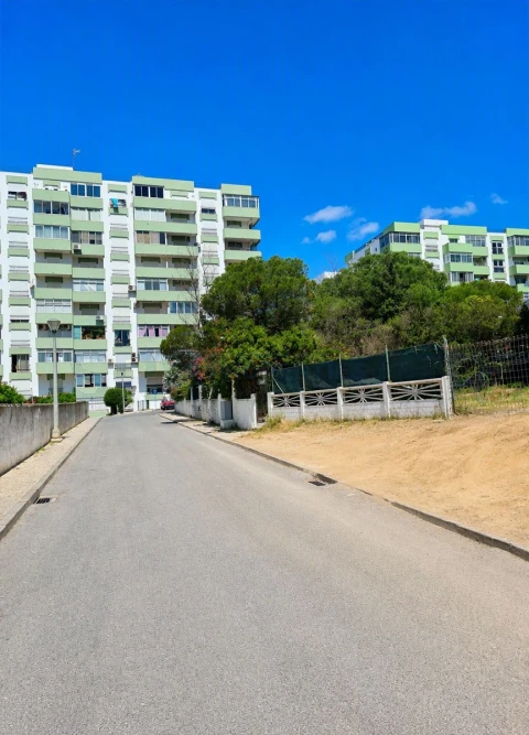 Terreno para Venda em Quarteira