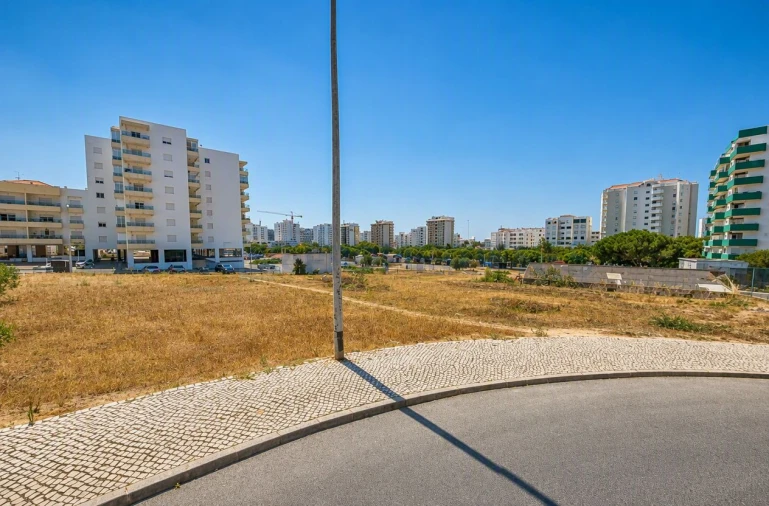 Terreno para Venda em Quarteira Foto 13