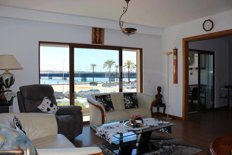 Apartamento T3 para Venda em Portimão Foto 5