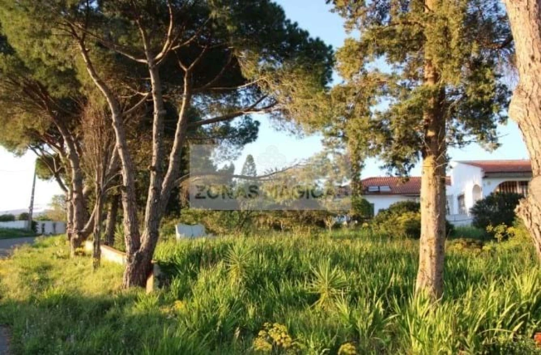Moradia T4 para Venda em Lagos (São Sebastião e Santa Maria) Foto 1