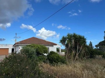 Moradia T4 para Venda em Lagos (São Sebastião e Santa Maria)