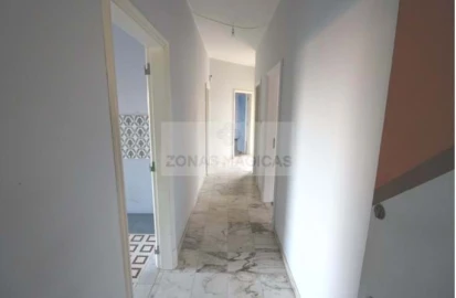 Moradia T4 para Venda em Lagos (São Sebastião e Santa Maria)