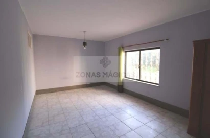 Moradia T4 para Venda em Lagos (São Sebastião e Santa Maria)