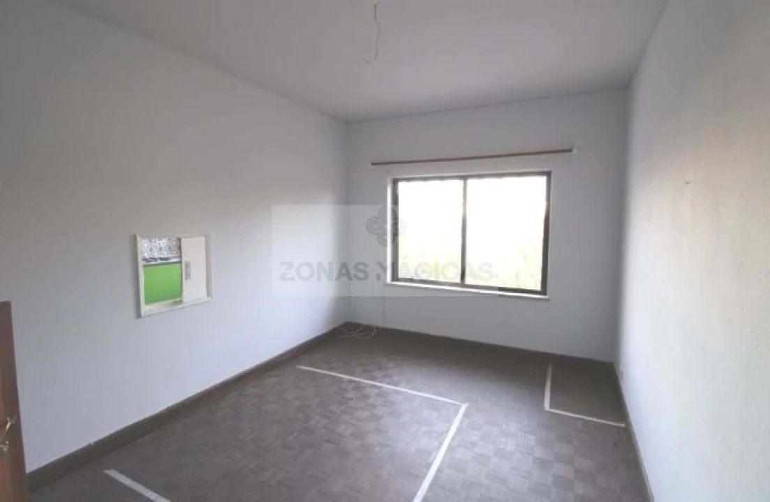 Moradia T4 para Venda em Lagos (São Sebastião e Santa Maria) Foto 4
