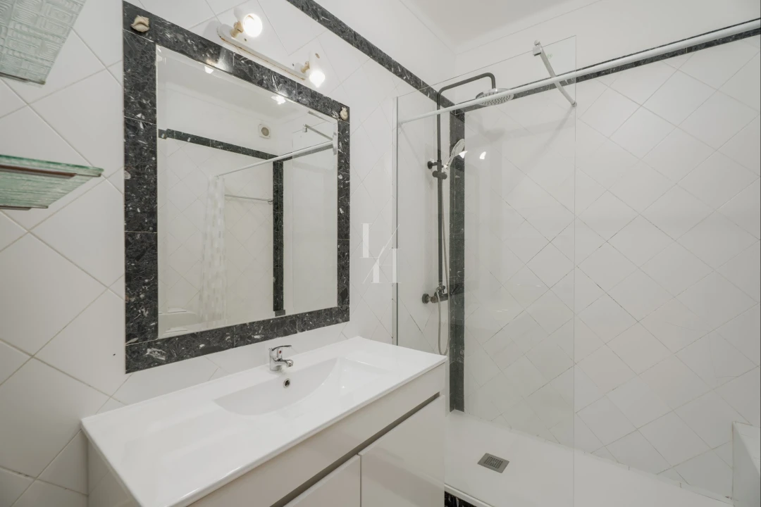 Apartamento T2 para Venda em Quarteira Foto 8